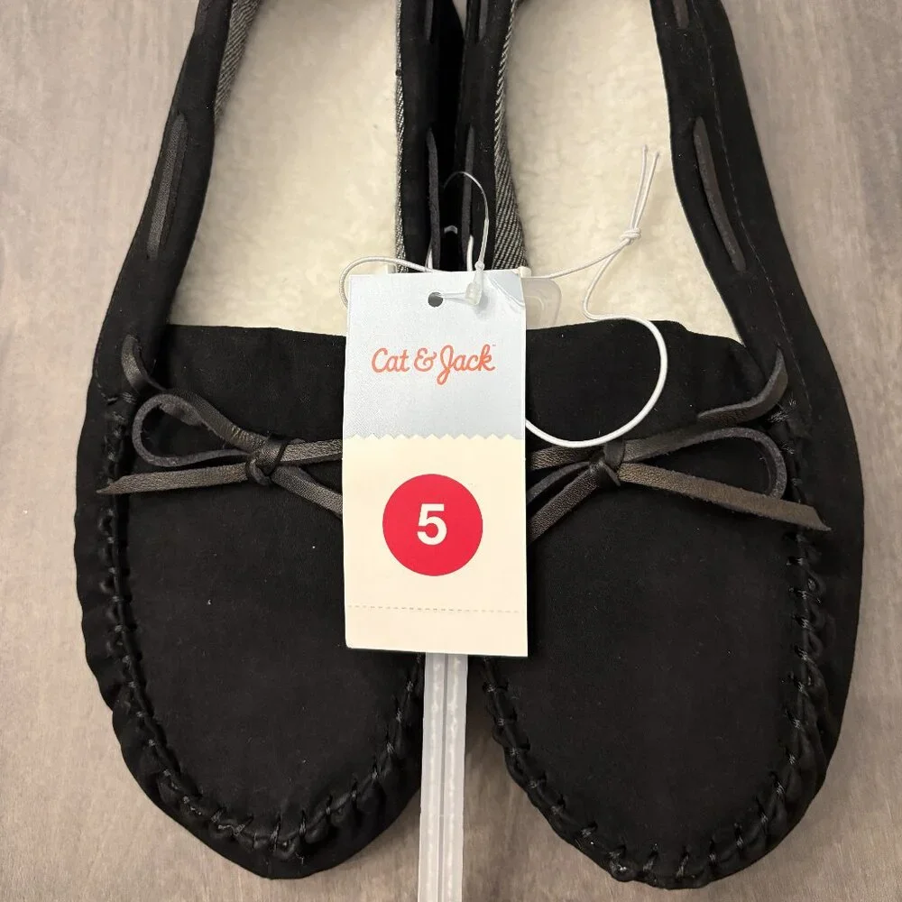 Kids black Moccasin slippers Size 5 by Cat & Jack NEW